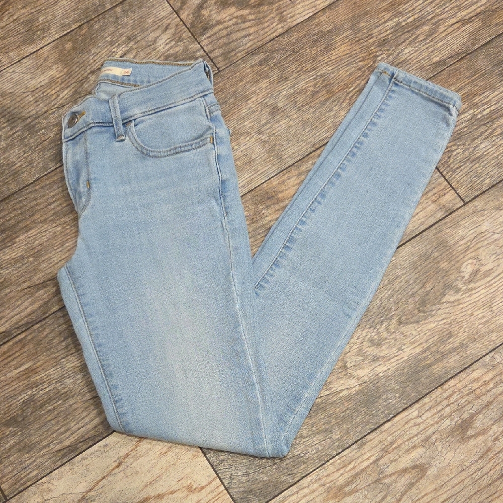Levi's Women's Light Blue Skinny Jeans